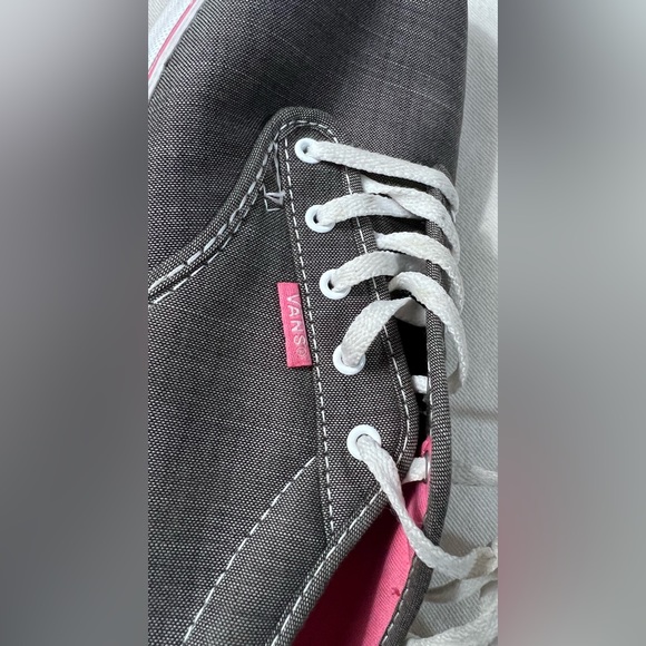 Women’s Vans Size 11 Gray & Pink Lace Ups Low Cuts 11W/9Men - Picture 11 of 12